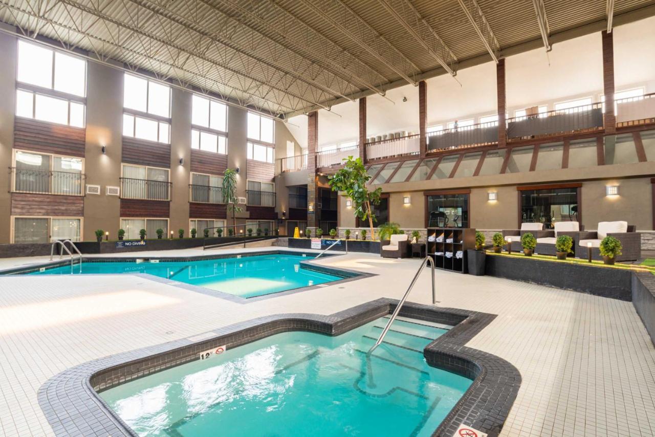Sandman Hotel Edmonton West Екстер'єр фото