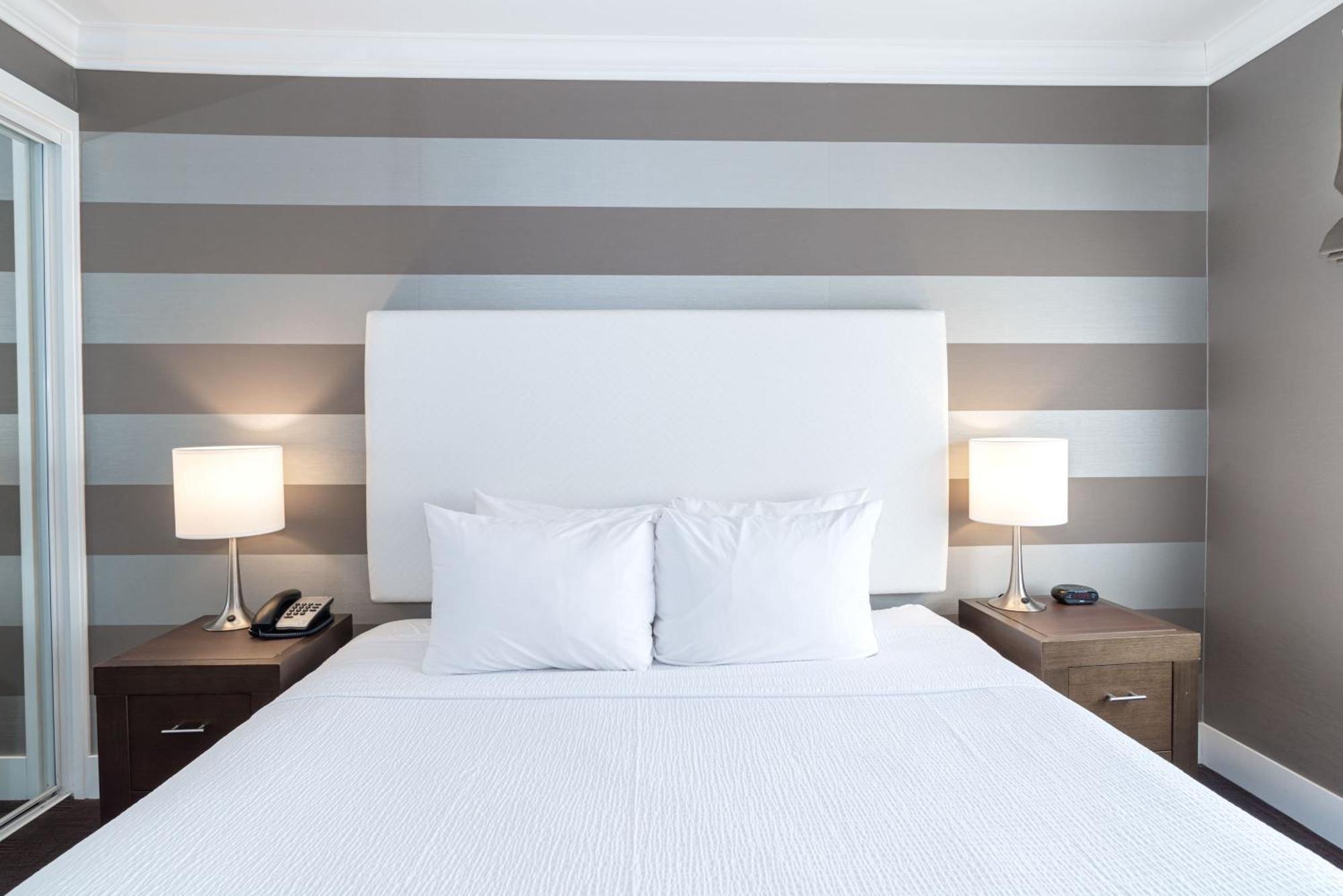 Sandman Hotel Edmonton West Екстер'єр фото