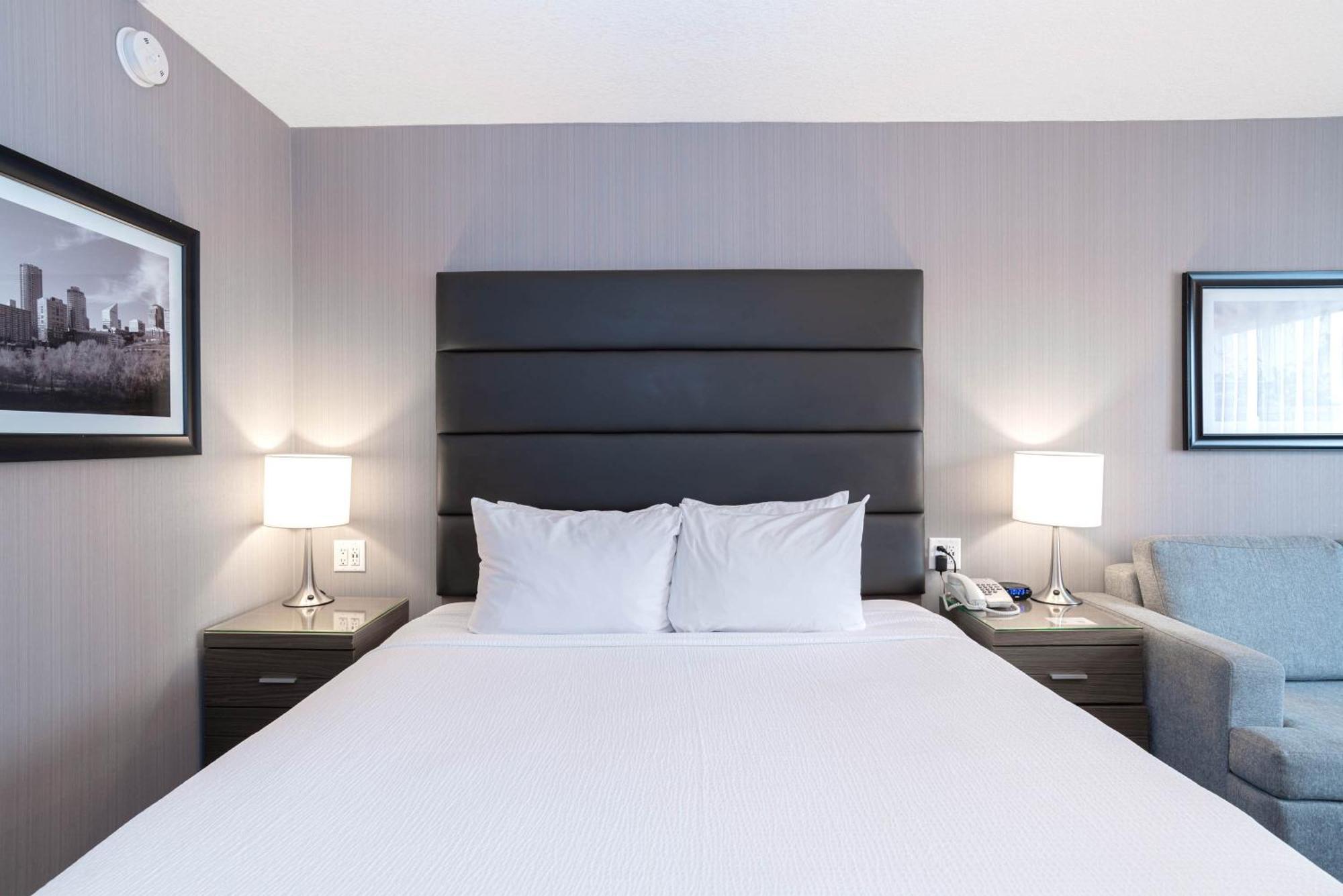 Sandman Hotel Edmonton West Екстер'єр фото