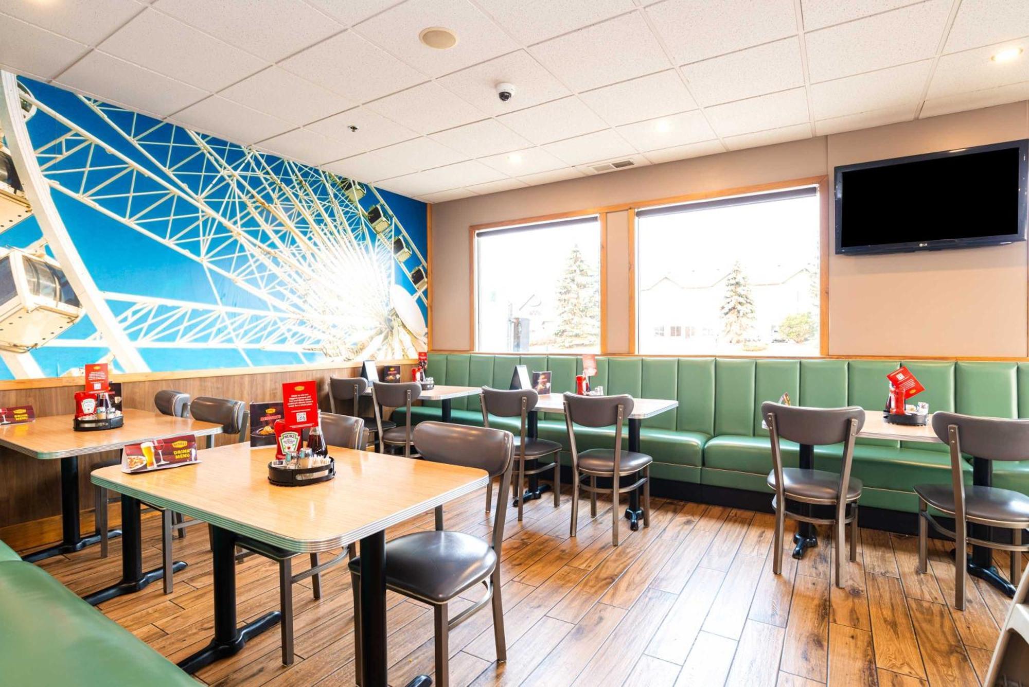 Sandman Hotel Edmonton West Екстер'єр фото