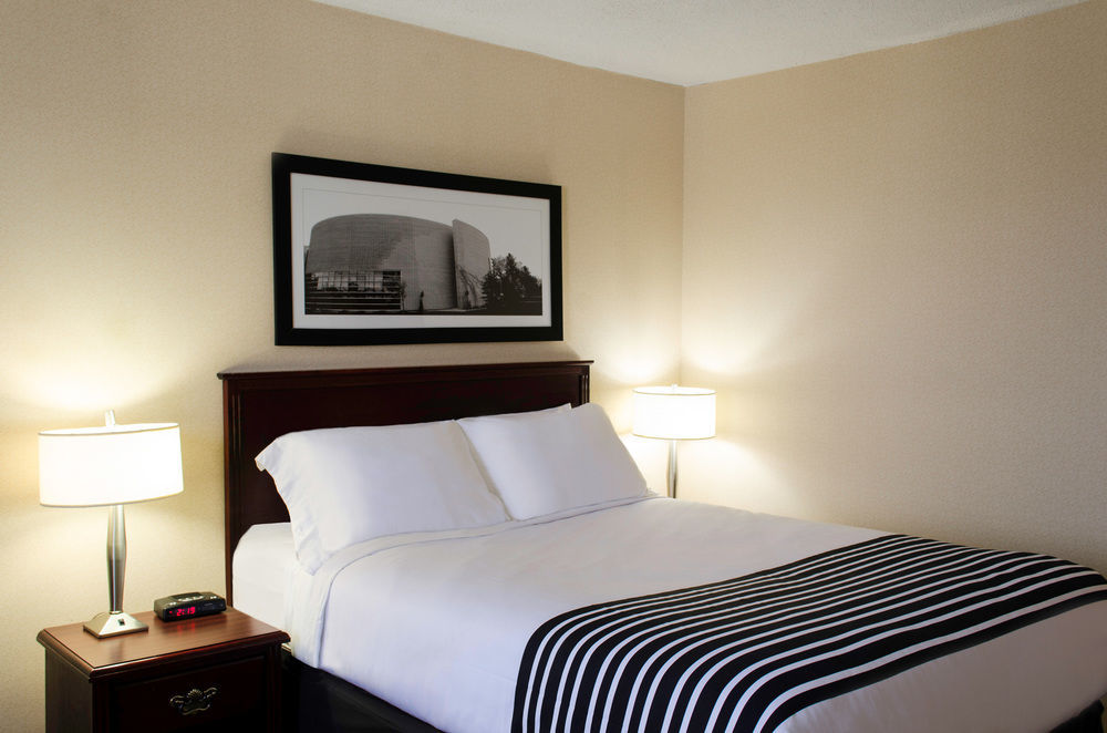 Sandman Hotel Edmonton West Екстер'єр фото