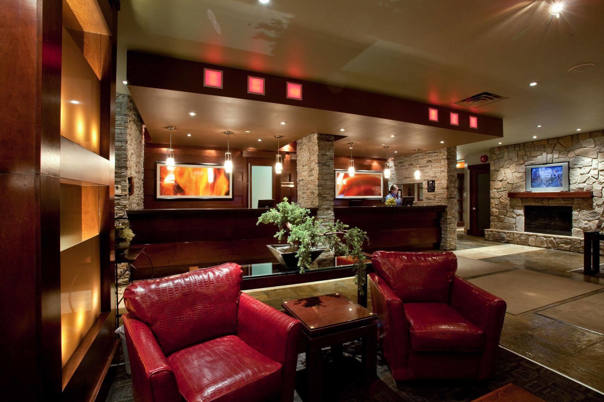 Sandman Hotel Edmonton West Екстер'єр фото