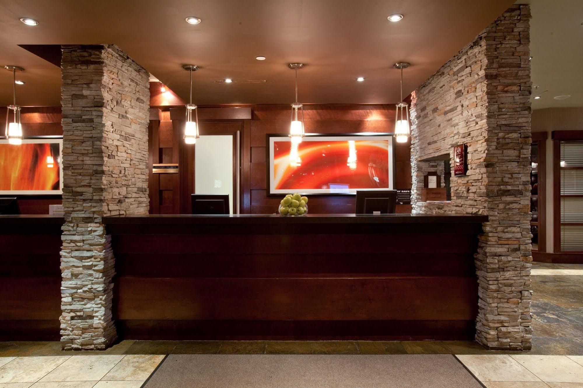 Sandman Hotel Edmonton West Екстер'єр фото